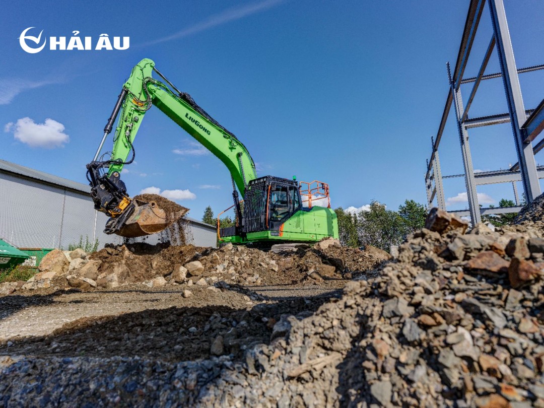 MÁY XÚC ĐÀO PIN LIUGONG CLG922FE