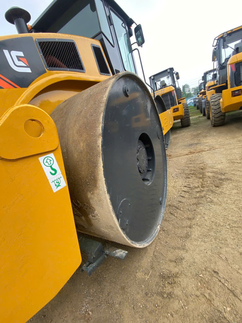 MÁY LU TĨNH 3 BÁNH THÉP LIUGONG CLG6327