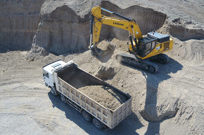 MÁY XÚC ĐÀO LIUGONG CLG952E