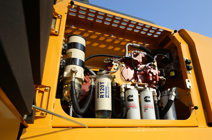 MÁY XÚC ĐÀO LIUGONG CLG952E