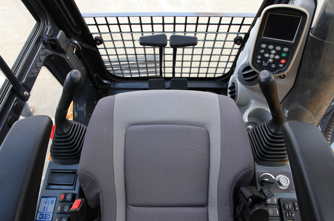 MÁY XÚC ĐÀO LIUGONG CLG952E