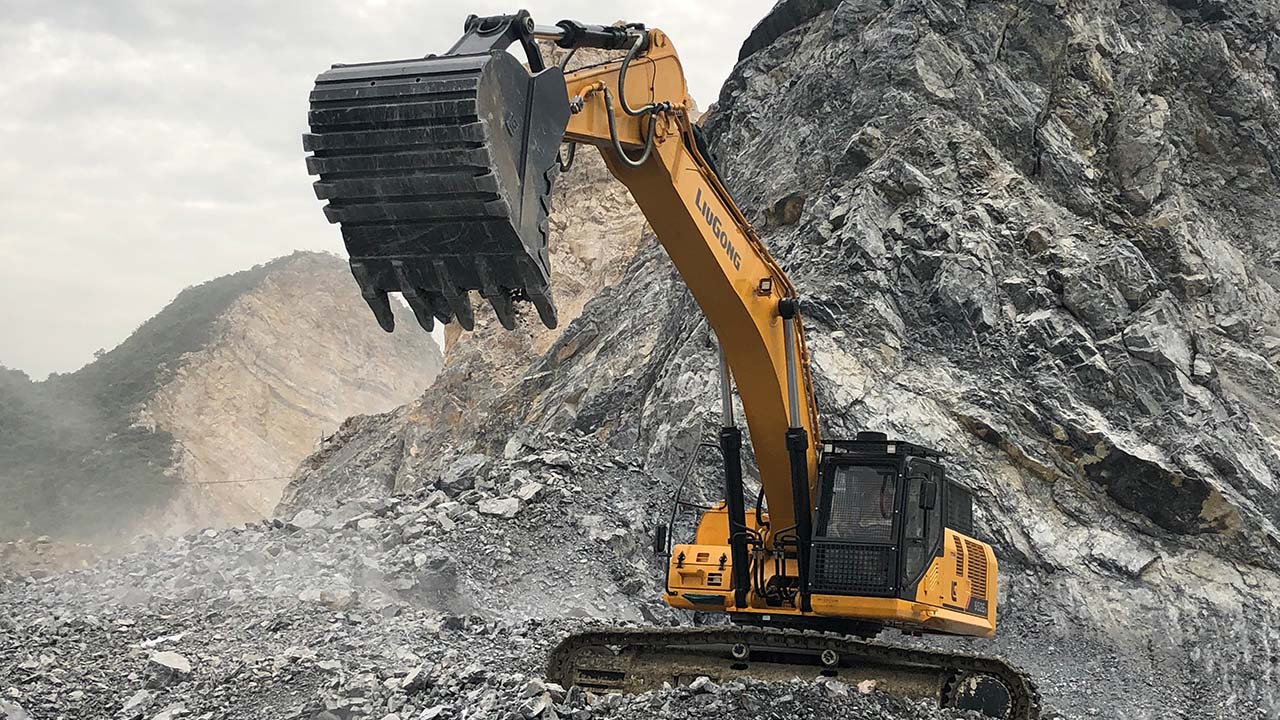 MÁY XÚC ĐÀO LIUGONG CLG952E