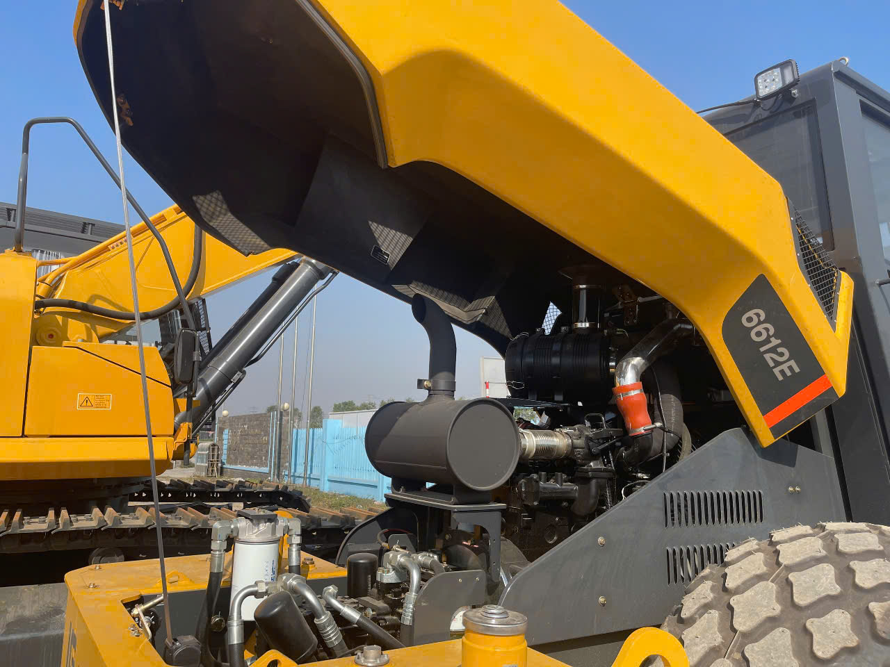 XE LU RUNG LIUGONG 2 CẦU 6612E