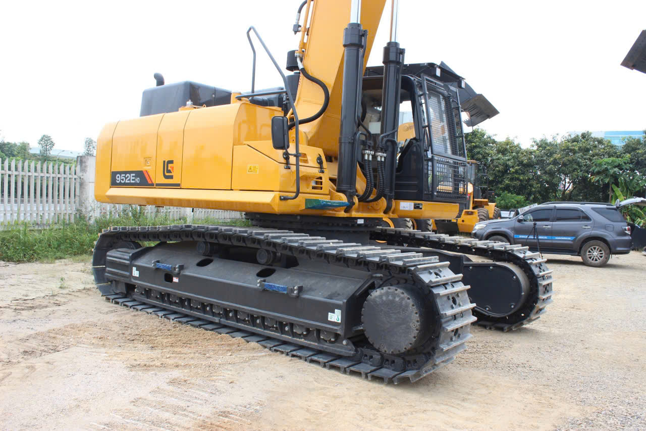 MÁY XÚC ĐÀO LIUGONG CLG952E